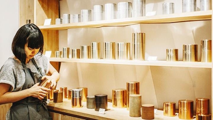 Các hộp đựng trà đẹp mắt của gia đình Kakaido. Ảnh: THE NEW YORK TIMES