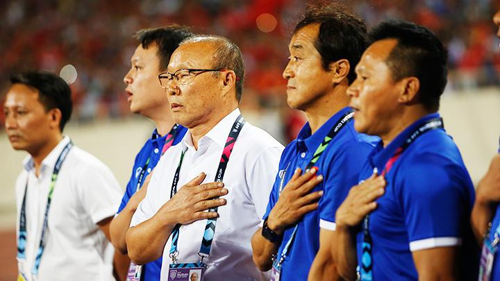 Huấn luyện viên Park Hang-seo và ban huấn luyện. Ảnh: LÊ MINH
