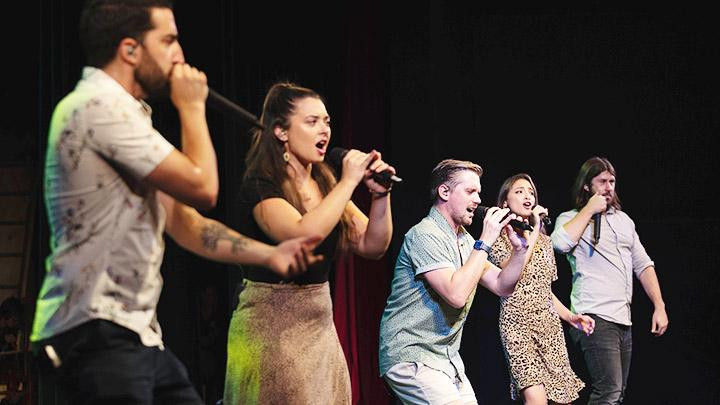 Mỗi thành viên của BackTrack Vocal đều mang chất âm nhạc và nghệ thuật riêng. Ảnh: ĐẠI SỨ QUÁN MỸ