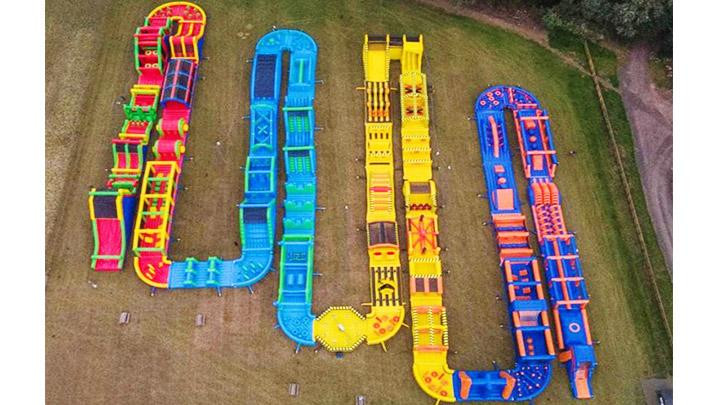 Nhà phao dài nhất thế giới