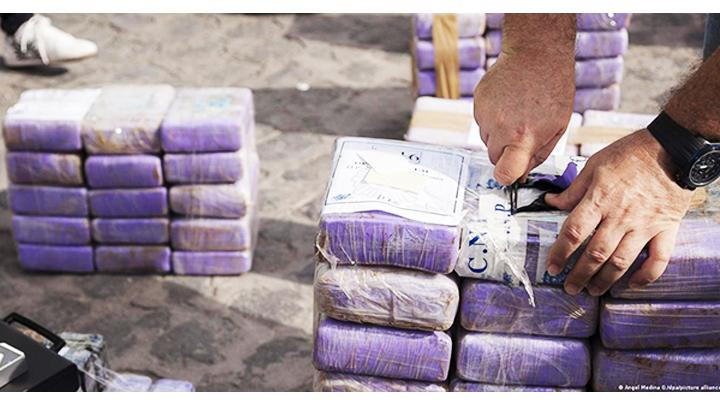 Cảnh sát thu giữ hàng chục tấn cocaine trong chiến dịch vừa qua. Ảnh: DW