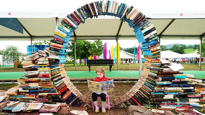 Trưng bày sách ở Hay-on-Wye. Ảnh: GETTY