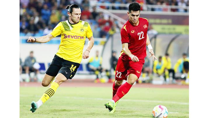 Tiền đạo Nguyễn Tiến Linh (số 22) vẫn được HLV Park Hang-seo tin tưởng. Ảnh: LÊ MINH