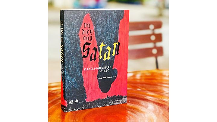 Điệu tango kỳ lạ của tiểu thuyết hiện đại