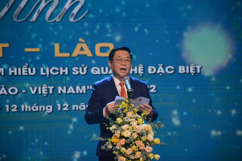 Đồng chí Nguyễn Trọng Nghĩa phát biểu tại Chương trình nghệ thuật và tổng kết Cuộc thi “Tìm hiểu lịch sử quan hệ đặc biệt Việt Nam-Lào, Lào-Việt Nam”.
