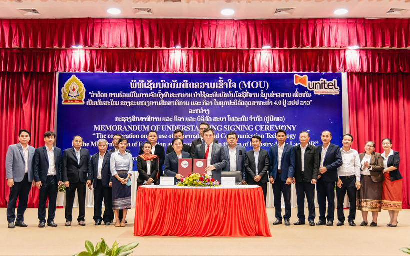 Quang cảnh lễ ký kết. 
