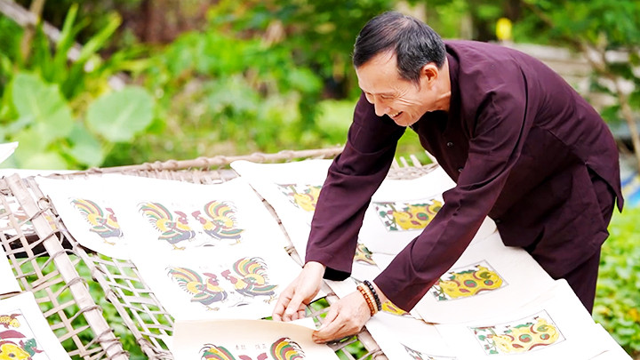 Niềm vui người làm nghề tranh Đông Hồ.