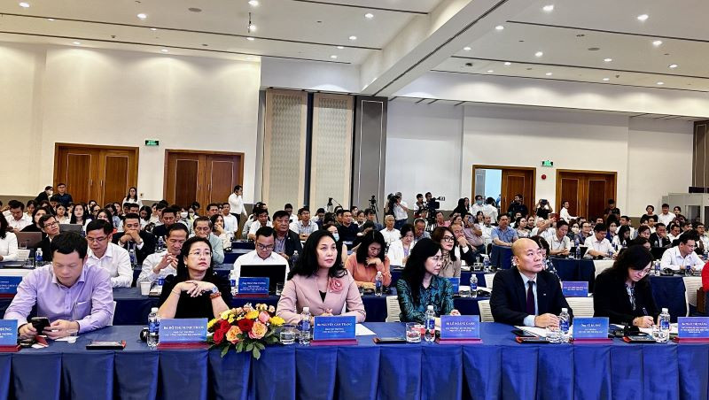 Các đại biểu dự hội nghị.