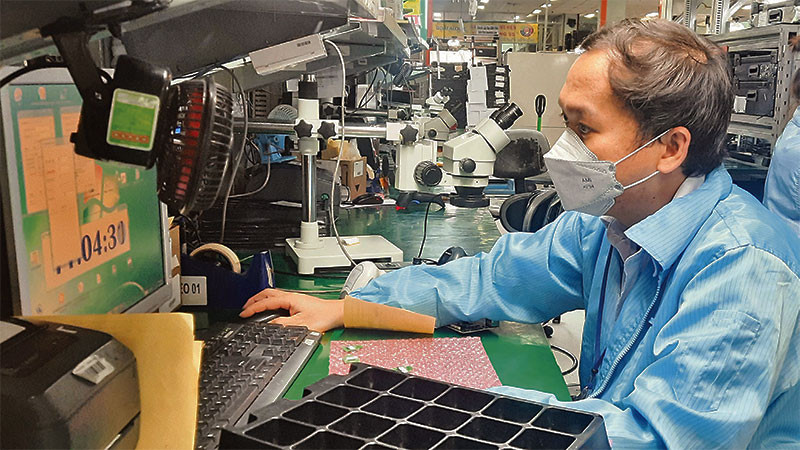 Hoạt động sản xuất của Công ty TNHH Datalogic Việt Nam, Khu công nghệ cao Thành phố Hồ Chí Minh. 