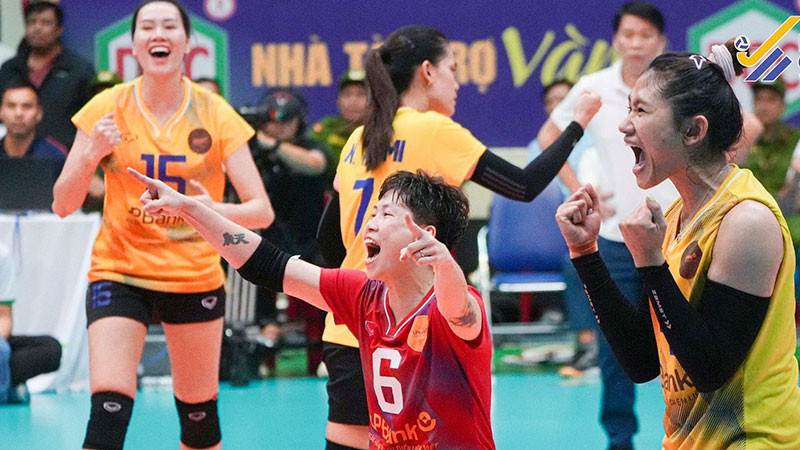 Niềm vui chiến thắng của các nữ cầu thủ đội bóng chuyền Ninh Bình LPBank. (Ảnh Bóng chuyền Việt Nam)