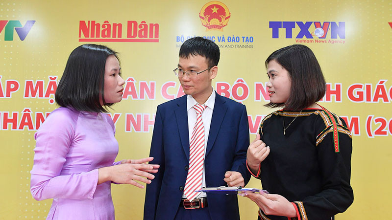 Các nhà giáo tại buổi gặp mặt, tri ân cán bộ ngành giáo dục nhân kỷ niệm Ngày Nhà giáo Việt Nam 20/11.