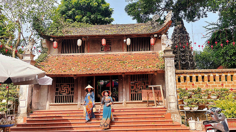 Vẻ đẹp bình yên của chùa Mía.