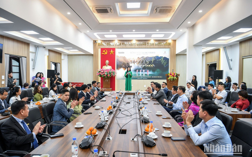 Buổi họp báo thu hút sự quan tâm của đông đảo báo giới, các hãng lữ hành, du lịch... (Ảnh: THÀNH ĐẠT)