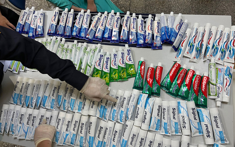 Số ma túy được giấu trong các hộp kem đánh răng.
