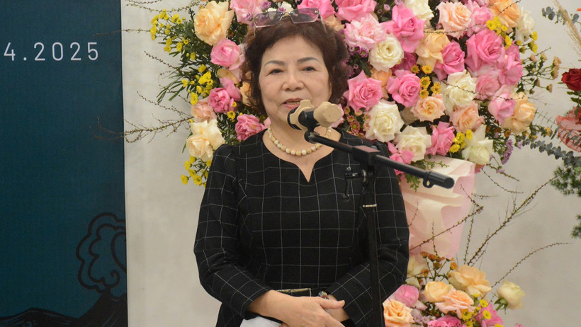 Nhà văn Nguyễn Thị Anh Thư tại buổi ra mắt sách. (Ảnh: Ban tổ chức)