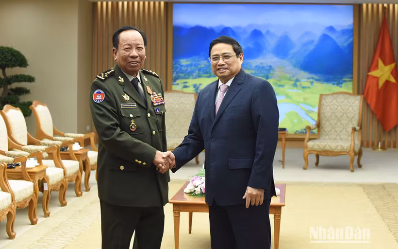 Thủ tướng Phạm Minh Chính tiếp Đại tướng Tea Banh, Phó Thủ tướng Chính phủ, Bộ trưởng Quốc phòng Vương quốc Campuchia. (Ảnh: Trần Hải)