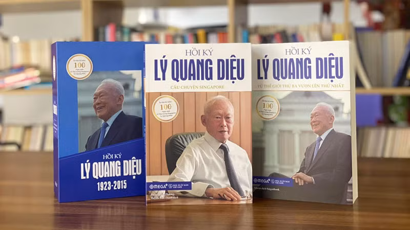 Bộ sách “Hồi ký Lý Quang Diệu”. (Ảnh: Omega+)