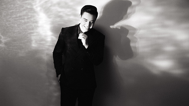 Ca sĩ Đông Hùng. (Ảnh: Khiết Lam Entertainment)