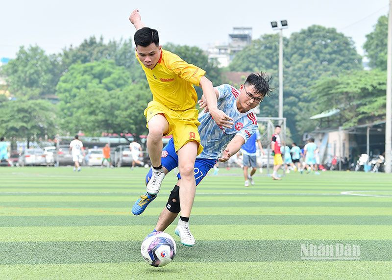 Giải bóng đá thanh niên báo chí khối Trung ương năm 2023 diễn ra với chất lượng chuyên môn cao, nhiều pha bóng đẹp cùng những màn rượt đuổi tỷ số sát sao đến phút thi đấu cuối cùng.