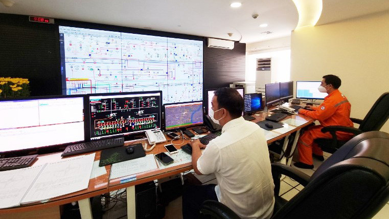 EVNHCMC trực vận hành hệ thống điện để bảo đảm việc cấp điện ổn định cho kỳ thi tuyển sinh.