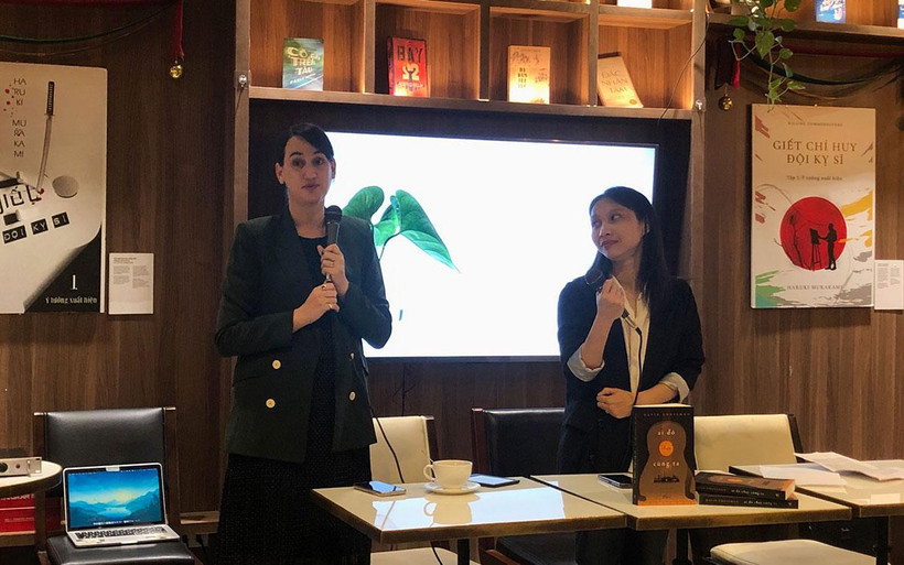 Đại diện Đại sứ quán Israel chia sẻ về cuốn sách.