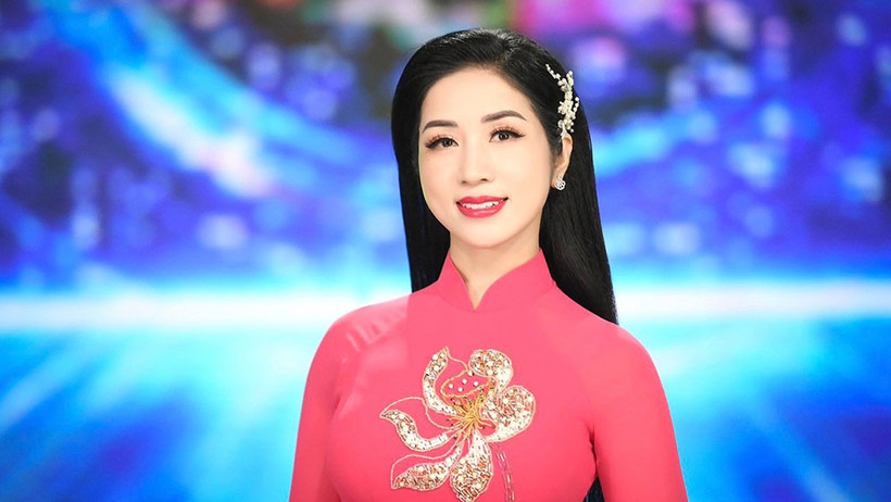 Tiến sĩ, Nghệ sĩ Ưu tú Phương Nga.