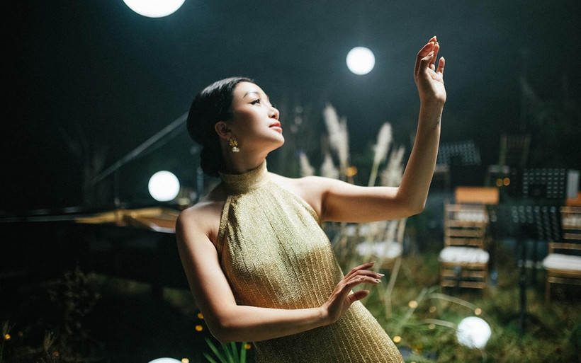 Ca sĩ Phạm Thu Hà tại trường quay Live Studio Session. (Ảnh: Ban tổ chức cung cấp)
