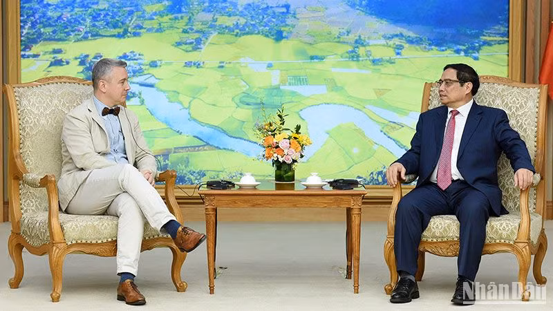 Thủ tướng Phạm Minh Chính tiếp đoàn đại biểu Vương quốc Bỉ. (Ảnh: TRẦN HẢI)