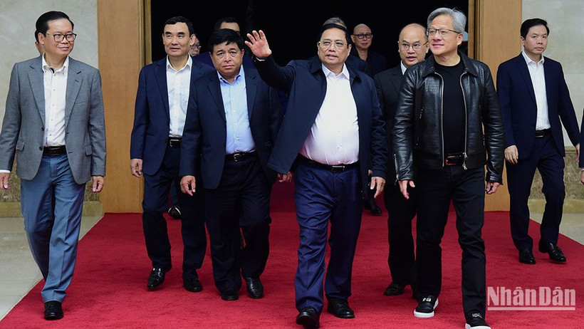 Thủ tướng Phạm Minh Chính và ông Jensen Huang, Chủ tịch kiêm Giám đốc điều hành Tập đoàn NVIDIA.