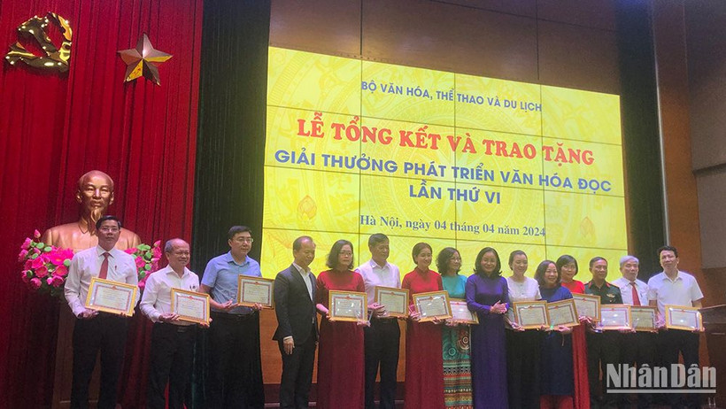 Các tập thể được trao giải Phát triển Văn hóa đọc lần thứ VI.