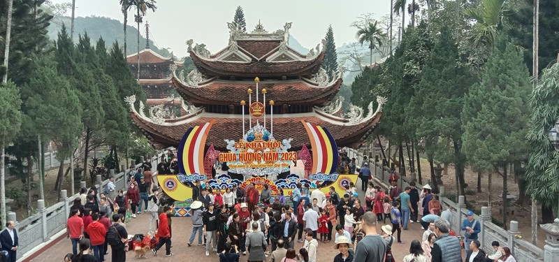 Lễ hội chùa Hương năm 2023. (Ảnh: GIANG NAM)