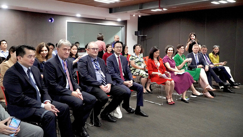 Các đại biểu tại lễ kỷ niệm.