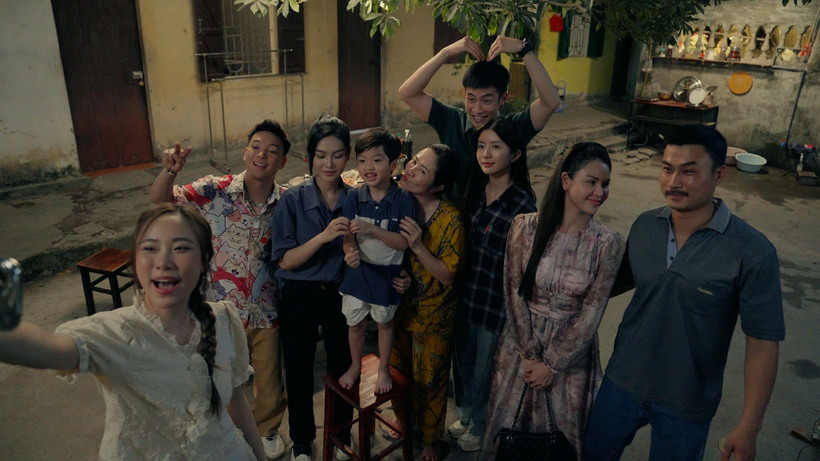 Các diễn viên trong phim "DỊu dàng màu nắng". (Ảnh: VFC)