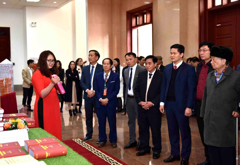 Tỉnh ủy Lai Châu tổ chức Lễ ra mắt bộ văn kiện Đảng bộ tỉnh Lai Châu toàn tập, Bộ biên niên sự kiện lịch sử Đảng bộ tỉnh Lai Châu.