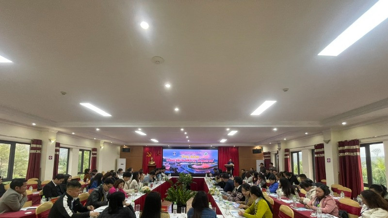 Các đại biểu dự tọa đàm “Tư vấn xây dựng chương trình du lịch - Lai Châu City tour”.