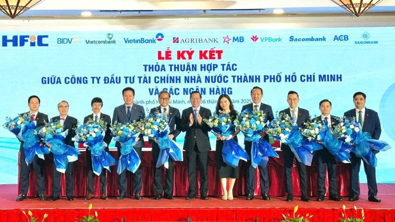 Các đại biểu tham gia Lễ ký kết thỏa thuận hợp tác giữa Ngân hàng ACB và HFIC.