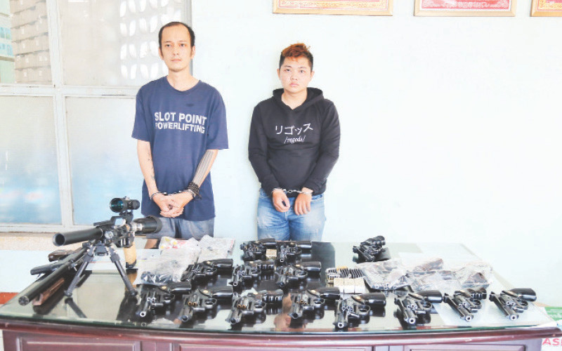 Một số đối tượng và tang vật súng bị Công an tỉnh Bình Dương phát hiện, bắt giữ.