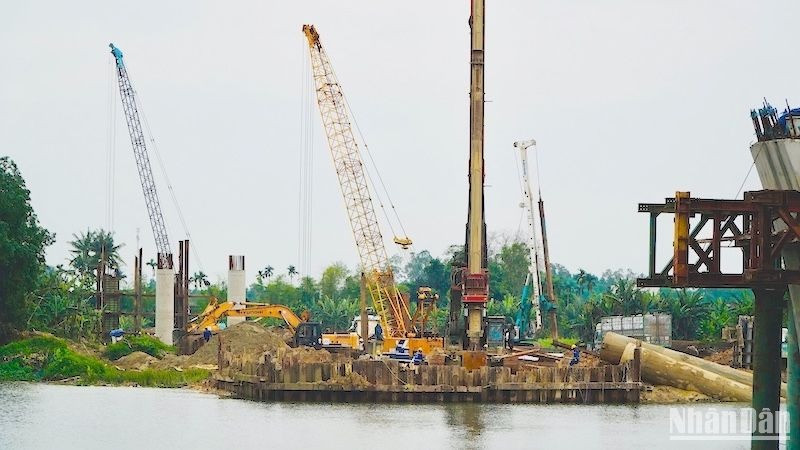Tỉnh Quảng Ngãi nỗ lực đẩy nhanh thi công dự án trọng điểm đường Hoàng Sa-Dốc Sỏi.