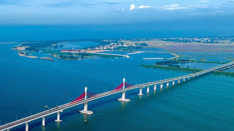 Cầu Cửa Hội mở ra không gian phát triển mới cho hai tỉnh Nghệ An và Hà Tĩnh.