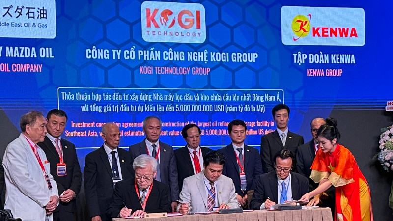 Đại diện Tập đoàn KOGI và các đối tác ký kết hợp tác-đầu tư chiến lược triển khai Dự án xây dựng Nhà máy lọc dầu và kho chứa dầu có quy mô hàng đầu khu vực Đông Nam Á.