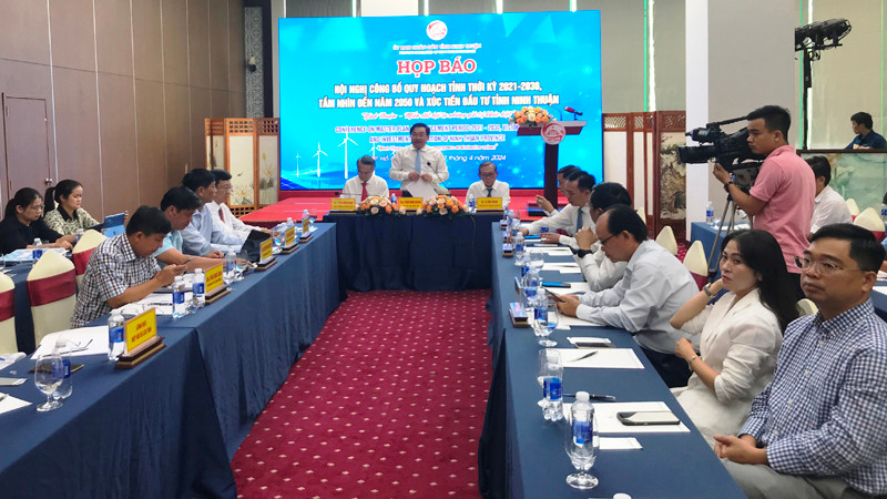 Quang cảnh buổi họp báo