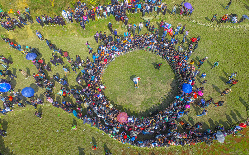 Hội xuống đồng đầu xuân ở Sa Pa, Lào Cai.