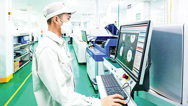 Sản xuất tại Công ty CP Bóng đèn, phích nước Rạng Đông.