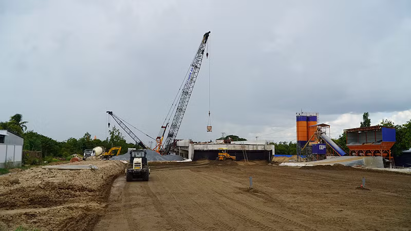 Đẩy nhanh tiến độ thi công đường bộ cao tốc Cao Lãnh-An Hữu. 