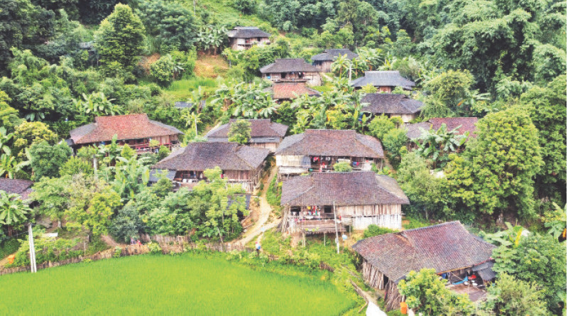 Bản có gần 10 hộ làm du lịch cộng đồng.