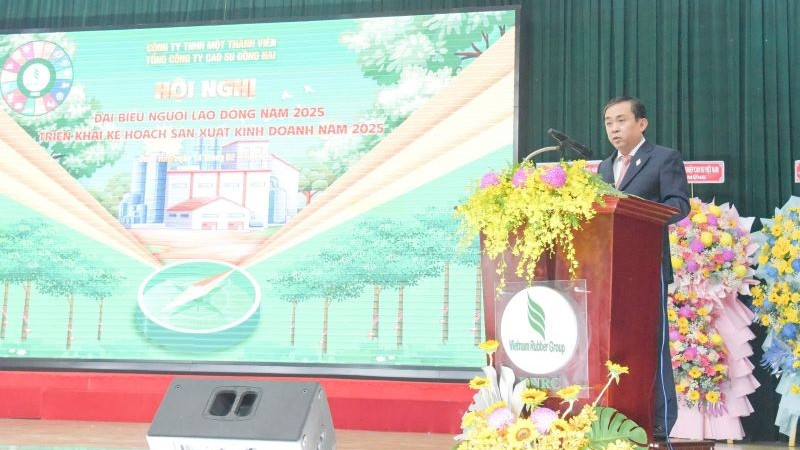 Ông Đỗ Minh Tuấn, Tổng Giám đốc Tổng Công ty Cao-su Đồng Nai phát biểu tại hội nghị.