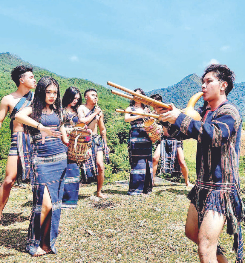 Vũ điệu của người Cơ Ho trên cao nguyên Langbiang.