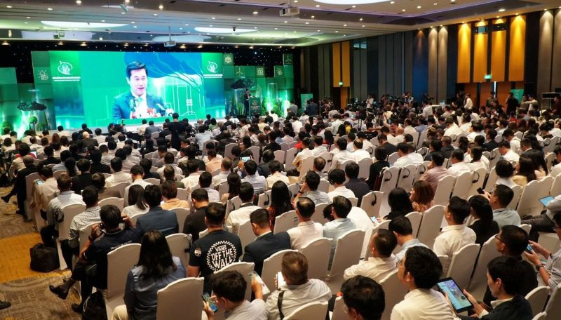 Khách mời tham gia Phiên toàn thể "Phát triển công trình xanh thúc đẩy chuyển đổi xanh ngành xây dựng: Cơ hội và thách thức".