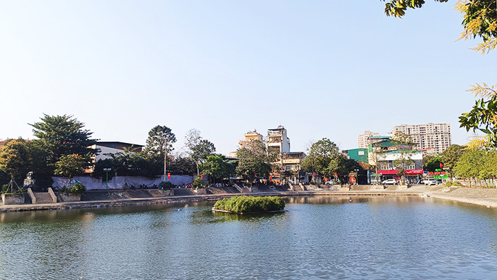 Nhiều ao, hồ trên địa bàn TP Hà Nội đã bị thu hẹp diện tích so trước đây.