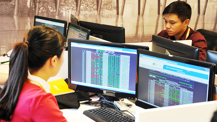 Đã có tình trạng sử dụng thông tin nội bộ, giao dịch nội gián để thao túng giá chứng khoán. Ảnh: BẮC SƠN